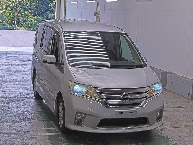 NISSAN SERENA 2011