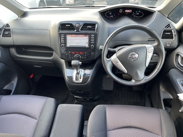NISSAN SERENA 2011