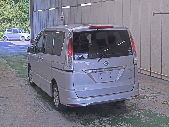 NISSAN SERENA 2011