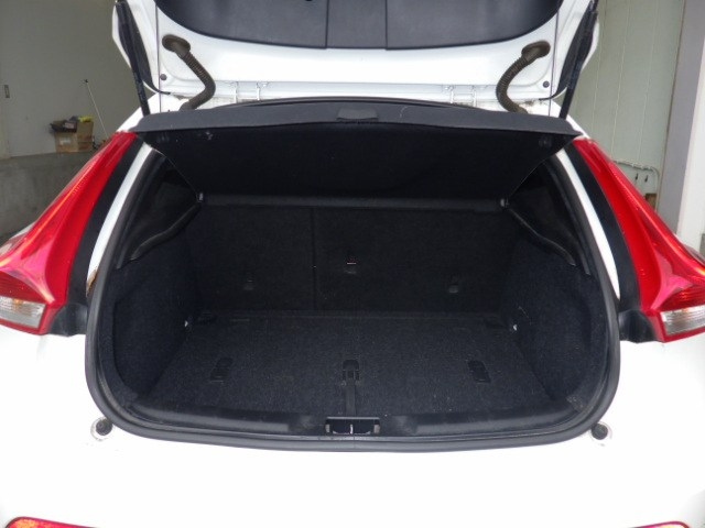 VOLVO V40 2014