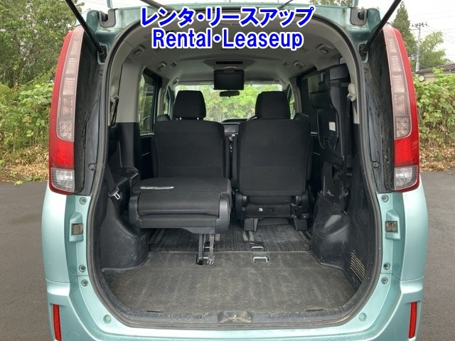 TOYOTA NOAH 2014