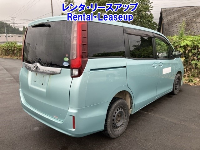 TOYOTA NOAH 2014