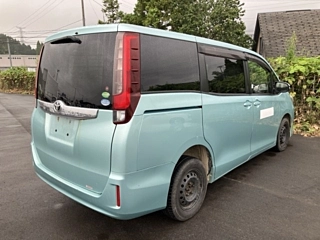 TOYOTA NOAH 2014