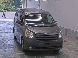 TOYOTA NOAH 2009