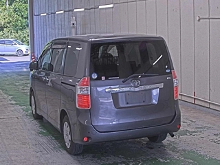 TOYOTA NOAH 2009