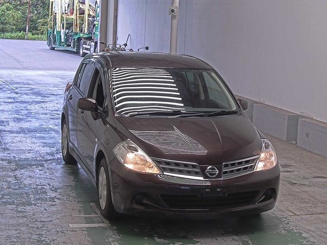 NISSAN TIIDA 2010
