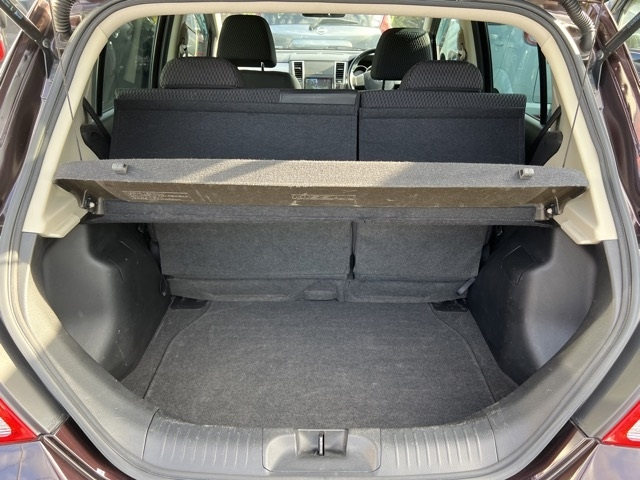 NISSAN TIIDA 2010