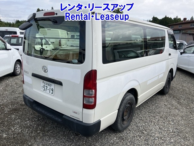 TOYOTA HIACE VAN 2015