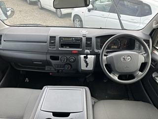 TOYOTA HIACE VAN 2015