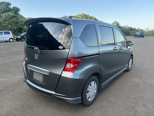 HONDA FREED 2009