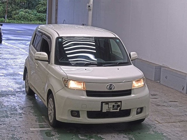 TOYOTA BB 2010