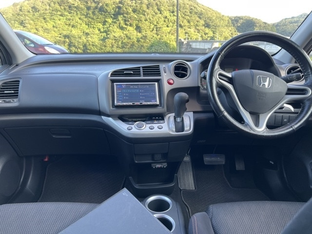HONDA STREAM 2010