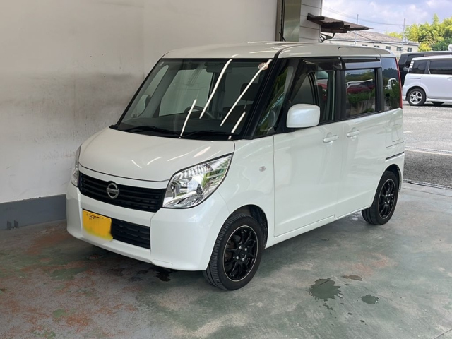 NISSAN ROOX 2011