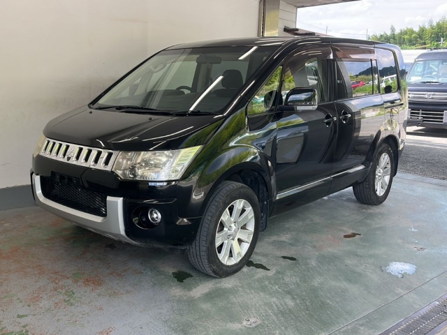MITSUBISHI DELICA D5 2013