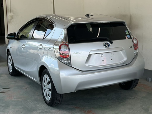TOYOTA AQUA 2013