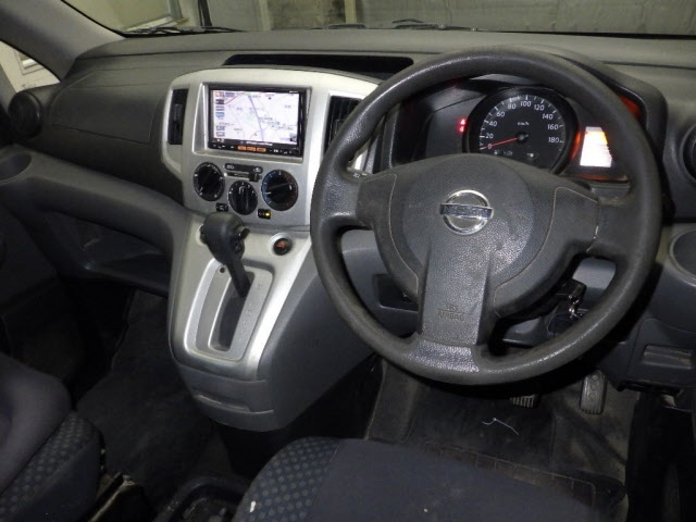 NISSAN NV200 2015