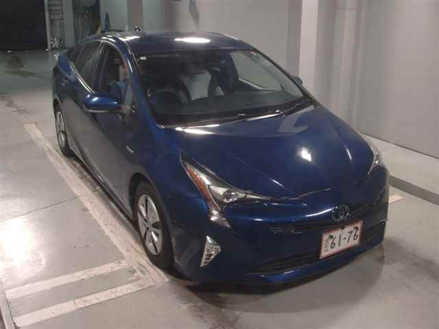 TOYOTA PRIUS 2016