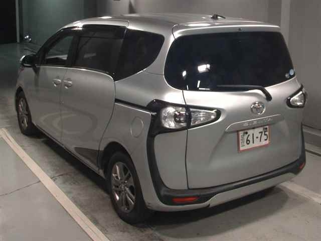 TOYOTA SIENTA 2016
