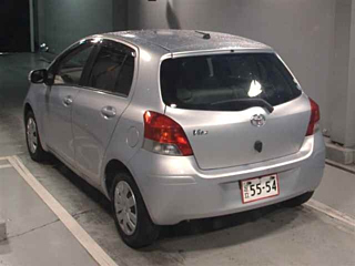 TOYOTA VITZ 2010