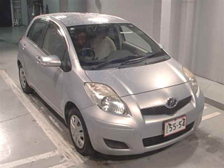 TOYOTA VITZ 2010