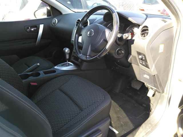 NISSAN DUALIS 2010