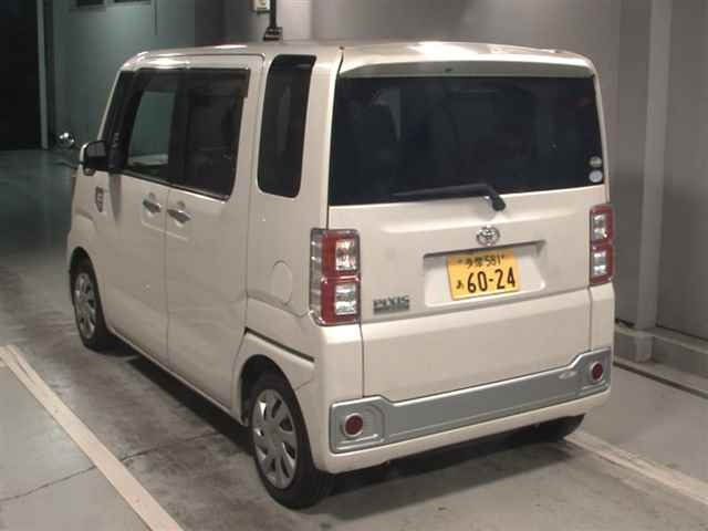 TOYOTA PIXIS MEGA 2015