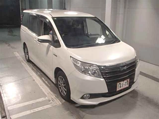 TOYOTA NOAH 2014
