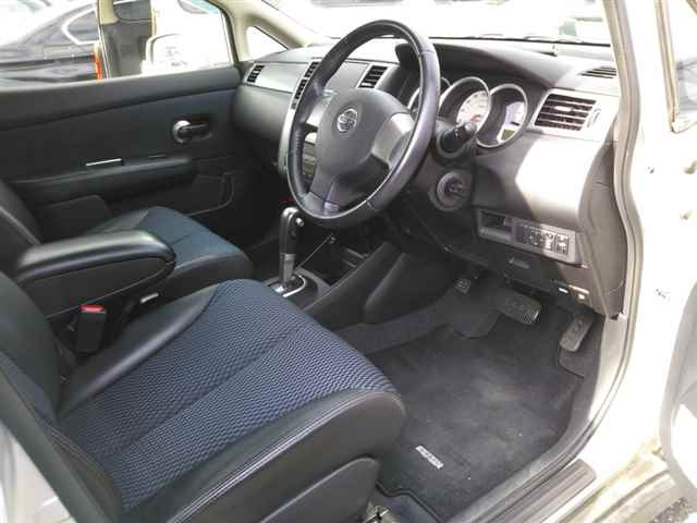 NISSAN TIIDA 2009