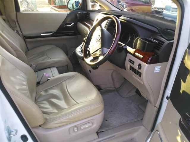 TOYOTA ALPHARD 2009