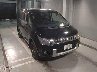 MITSUBISHI DELICA D5 2011
