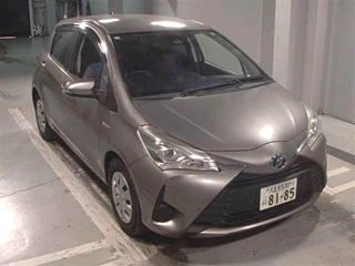 TOYOTA VITZ 2017