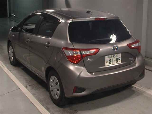 TOYOTA VITZ 2017