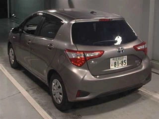 TOYOTA VITZ 2017