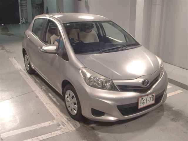 TOYOTA VITZ 2011