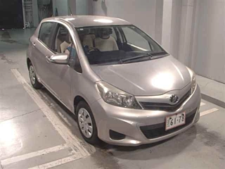 TOYOTA VITZ 2011