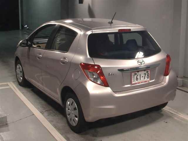 TOYOTA VITZ 2011