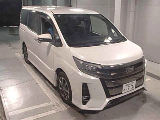 TOYOTA NOAH 2019
