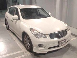 NISSAN SKYLINE CROSSOVER 2012