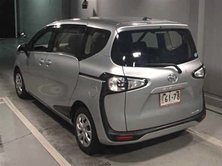 TOYOTA SIENTA 2017