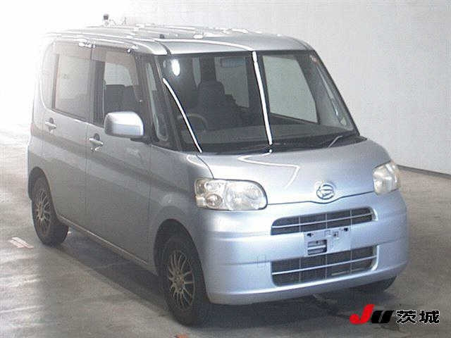 DAIHATSU TANTO 2010
