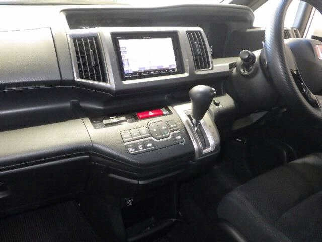 HONDA STEP WAGON 2011