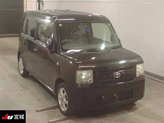 TOYOTA PIXIS SPACE 2013