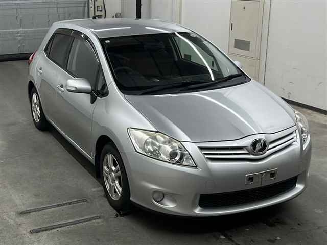 TOYOTA AURIS 2011