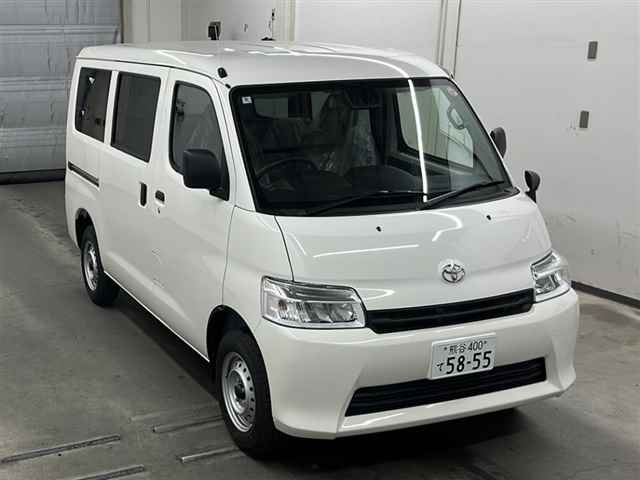 TOYOTA TOWN ACE VAN 2025