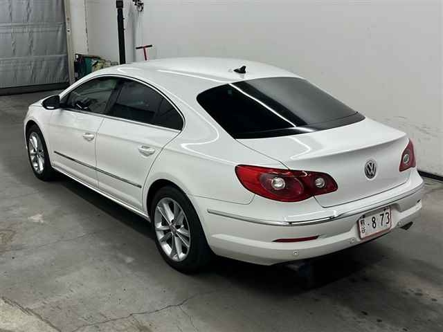 VOLKSWAGEN PASSAT 2009
