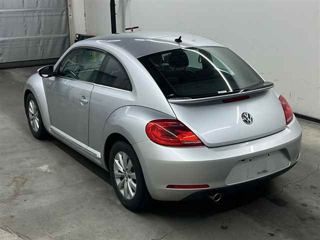 VOLKSWAGEN THE BEETLE 2012