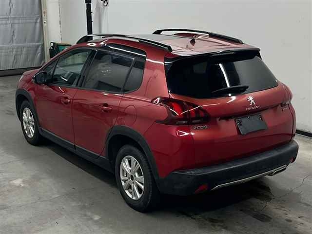 PEUGEOT 2008 2017