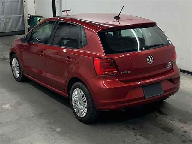 VOLKSWAGEN POLO 2014