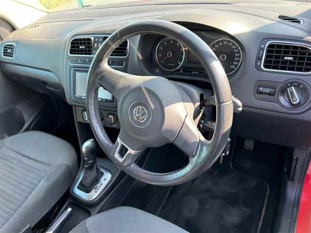 VOLKSWAGEN POLO 2012