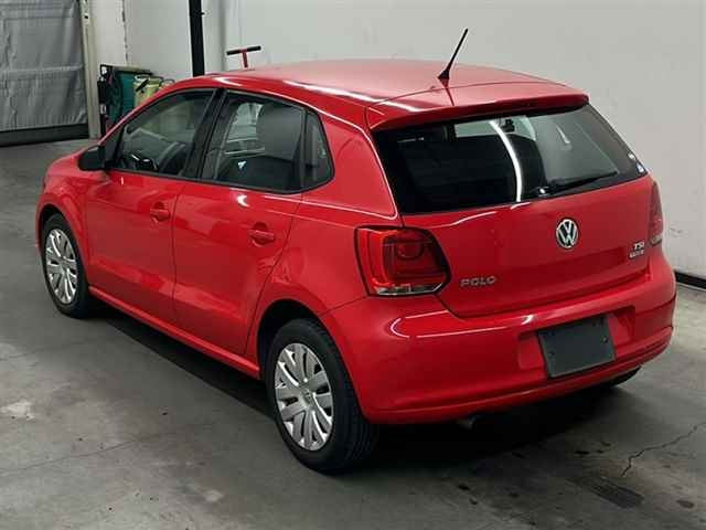 VOLKSWAGEN POLO 2012